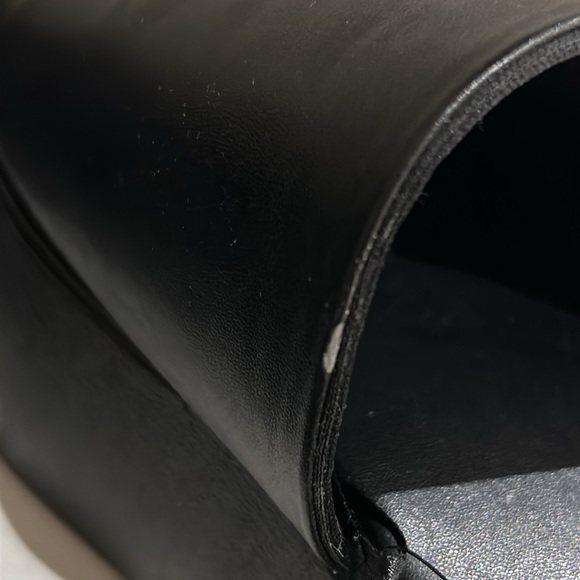 Forever 21 slides - Picture 4 of 5